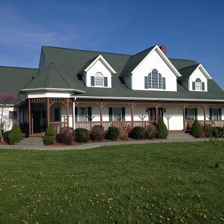 Green Gables Bed & Breakfast Odon Exterior photo