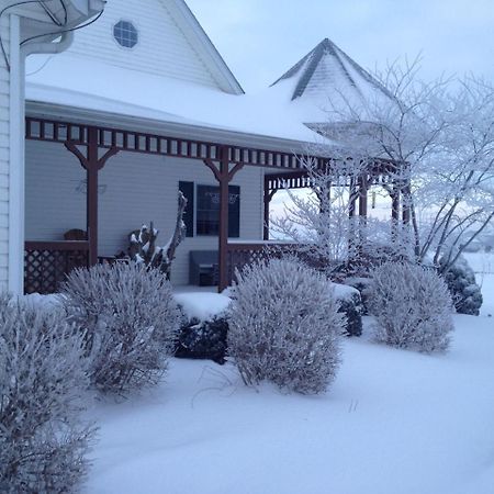 Green Gables Bed & Breakfast Odon Exterior photo