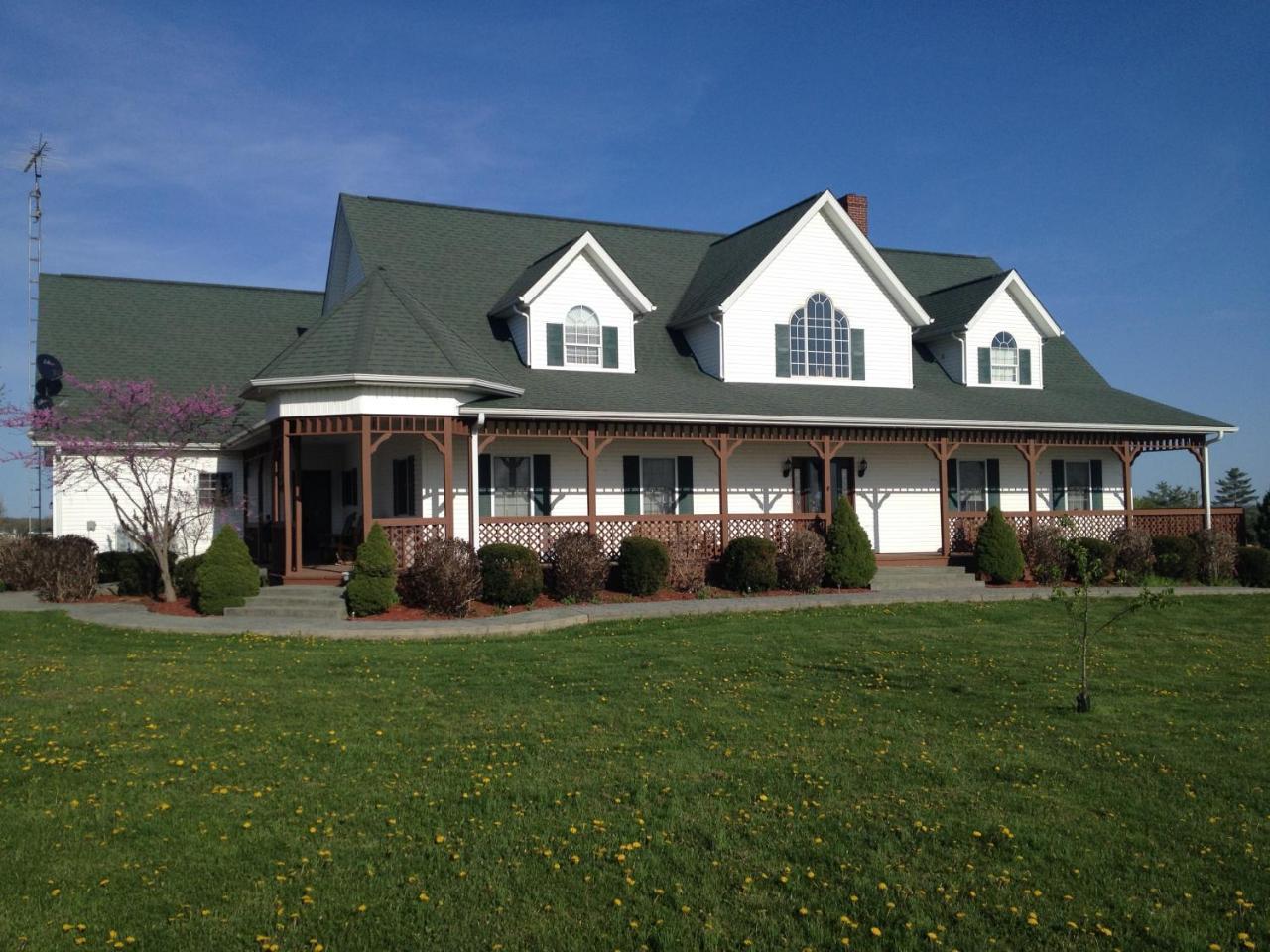 Green Gables Bed & Breakfast Odon Exterior photo