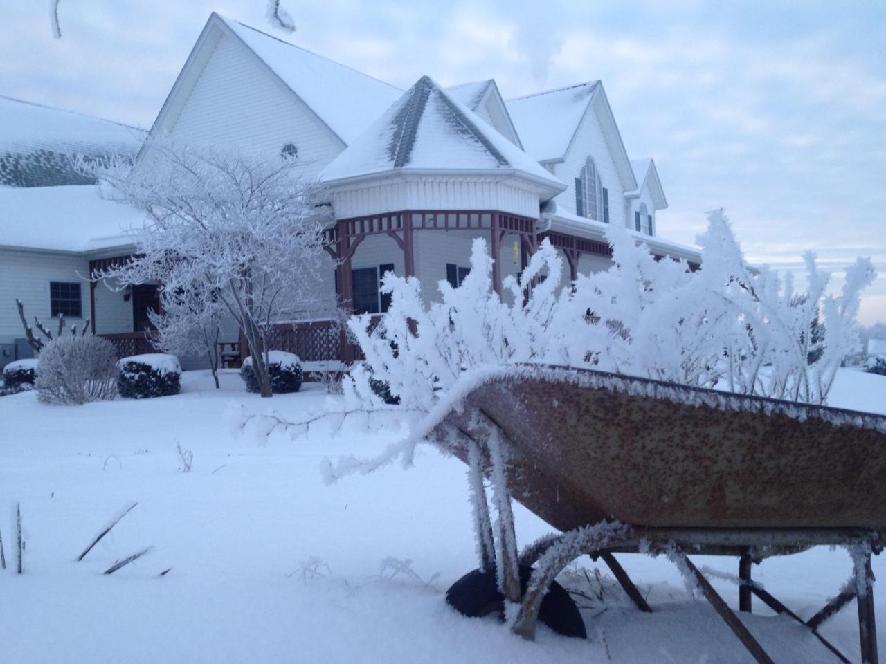 Green Gables Bed & Breakfast Odon Exterior photo